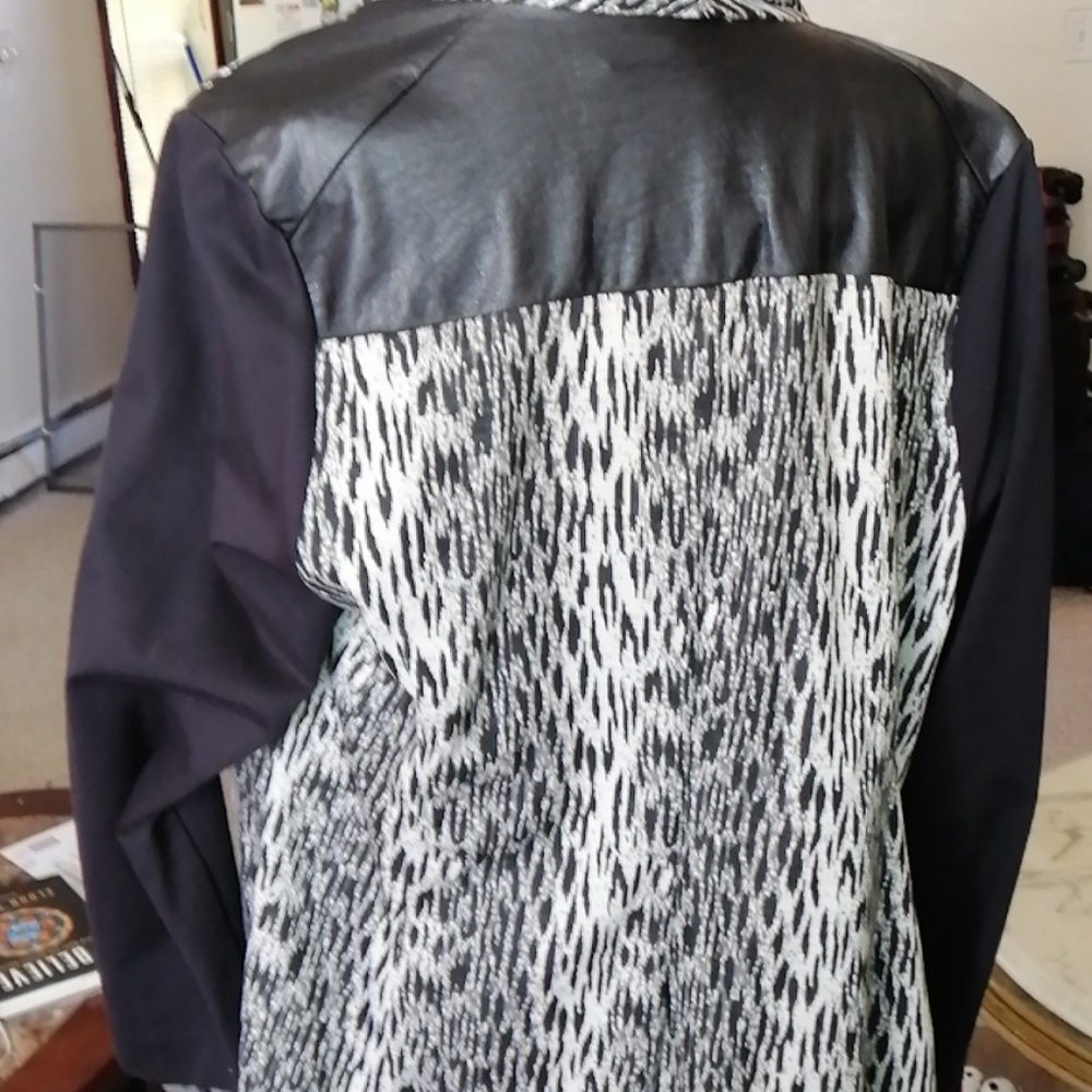 Sweater - Picture 2 of 2